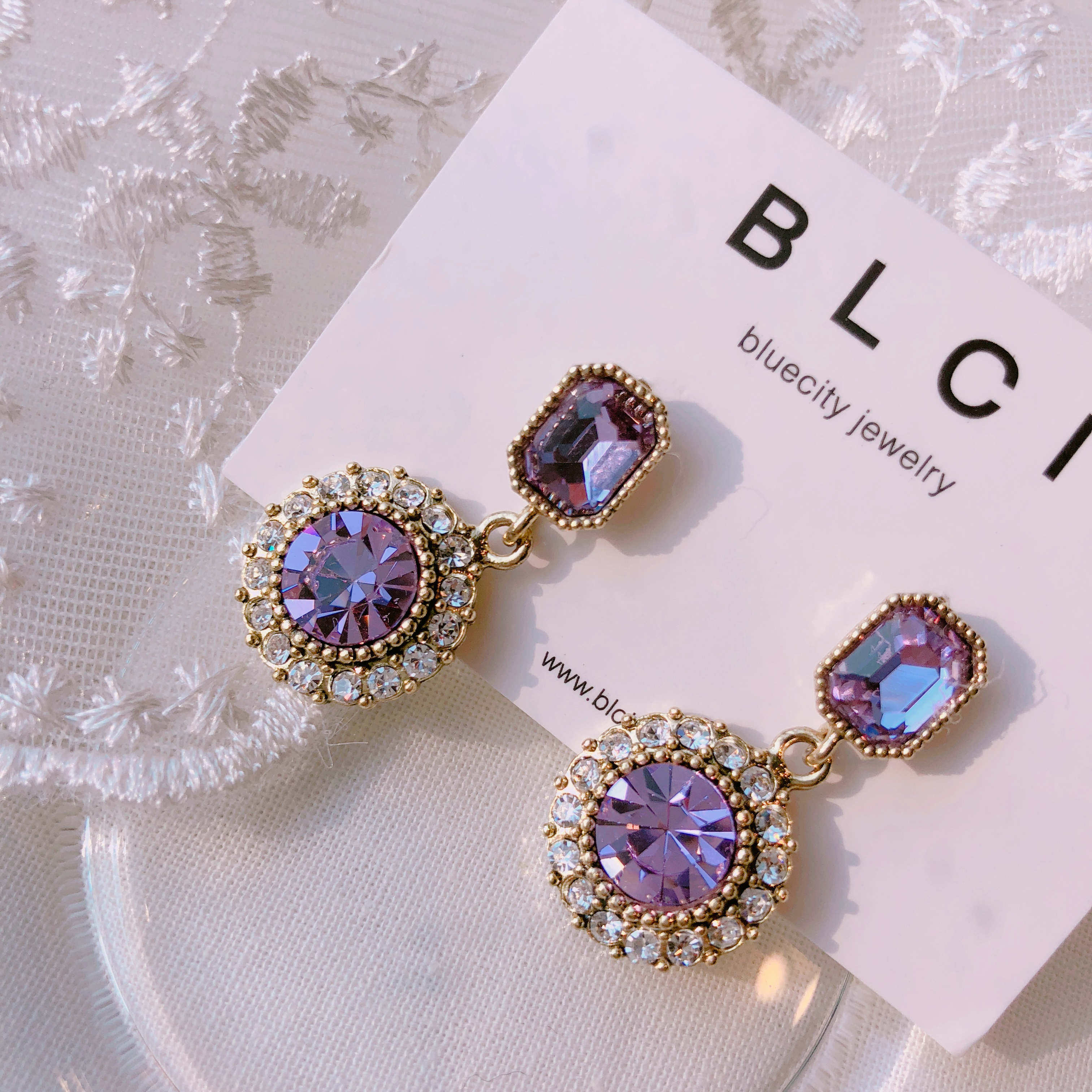 <b><p>Possible eaves 2018 Pantone trend color Viot</p></b><b><p>グィチ可能 2018年 パントン トレンド カラー バイオレット ドロップ イヤリング</p></b><br /><br /><p align='center'>