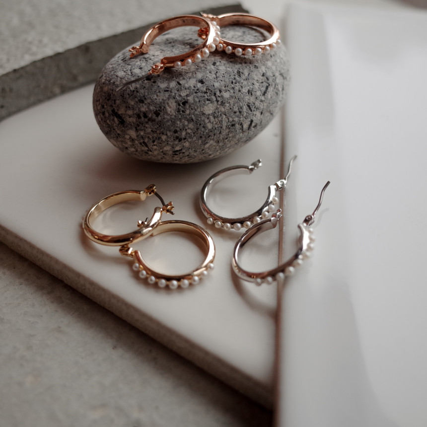 <b><p>Pearl Line Basic Rg Ergs Simple Unique Stylish</p></b><b><p>パールライン 基本リングイヤリング シンプルユニーク スタイリッシュルック 30代の女性</p></b><br /><br /><p align='center'>