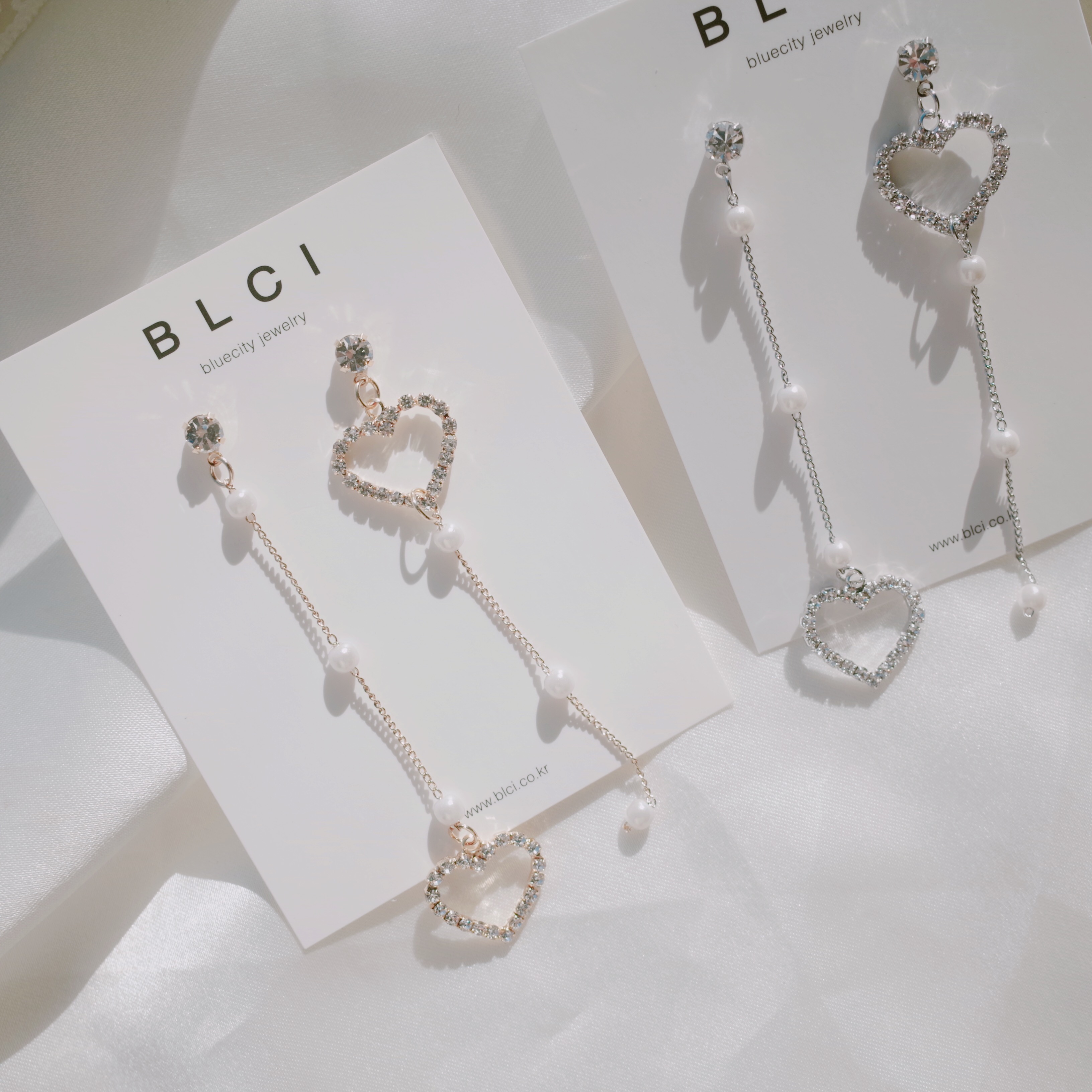 <b><p>Unknown isy heart Drop ing Lo 2color White</p></b><b><p>オンバル デイジー ハート ドロップ イヤリング 2色 ホワイト 春のファッション</p></b><br /><br /><p align='center'>