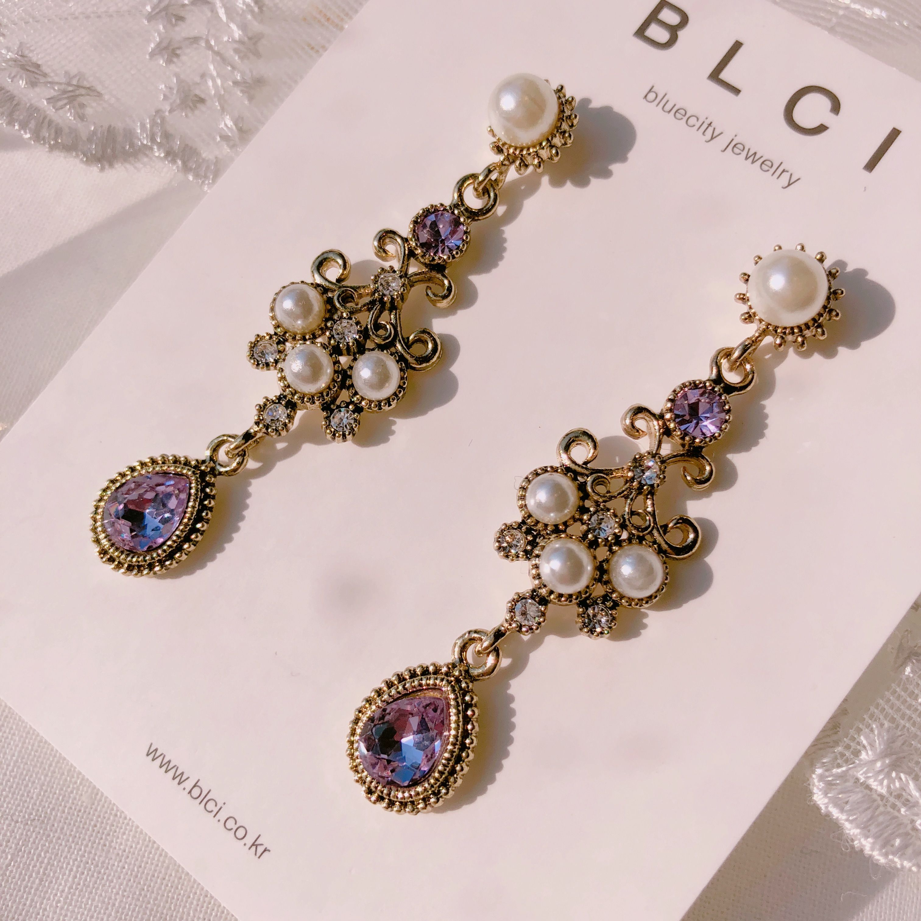 <b><p>Possible eaves 2018 Pantone trend color Viot</p></b><b><p>グィチ可能 2018年 パントン トレンド カラー バイオレット ドロップ イヤリング</p></b><br /><br /><p align='center'>