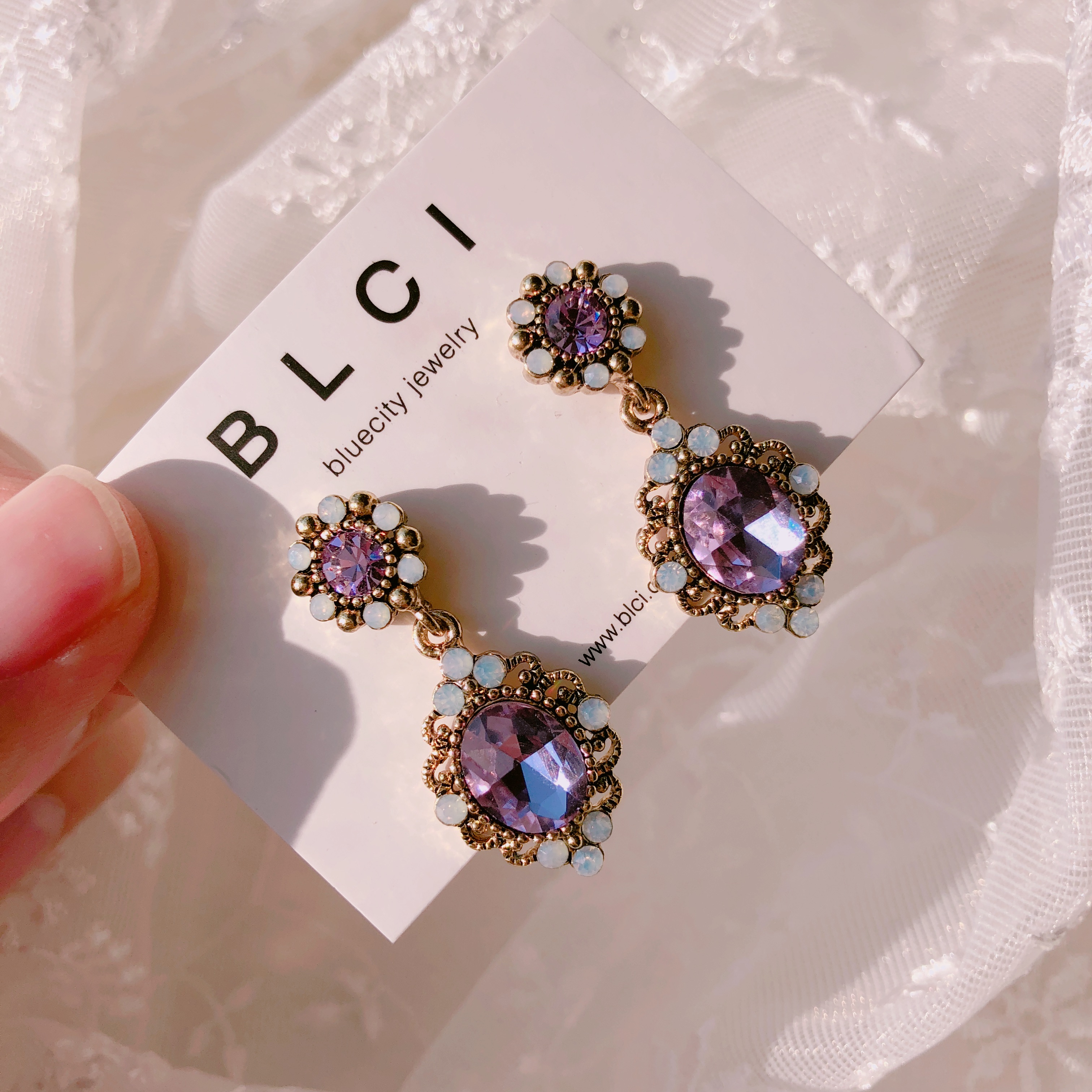 <b><p>Possible eaves 2018 Pantone trend color Viot</p></b><b><p>グィチ可能 2018年 パントン トレンド カラー バイオレット ドロップ イヤリング</p></b><br /><br /><p align='center'>