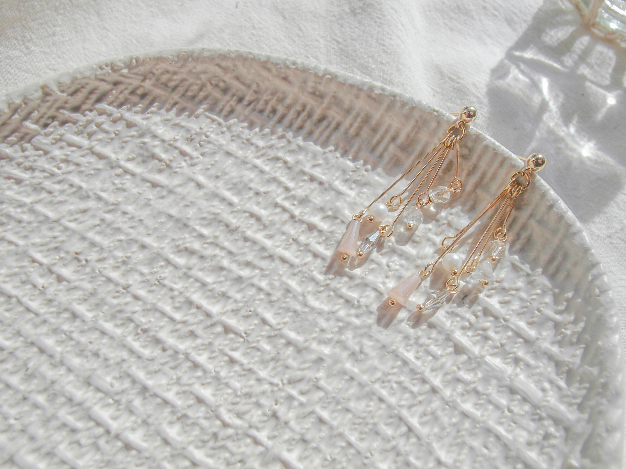 <b><p>Melt and Plot LOVE-I # Rilke Series 01 Spng</p></b><b><p>メルトゥエンプロット LOVE-I＃リルケ シリーズ 01 春を 君に グィチ ウンチム</p></b><br /><br /><p align='center'>