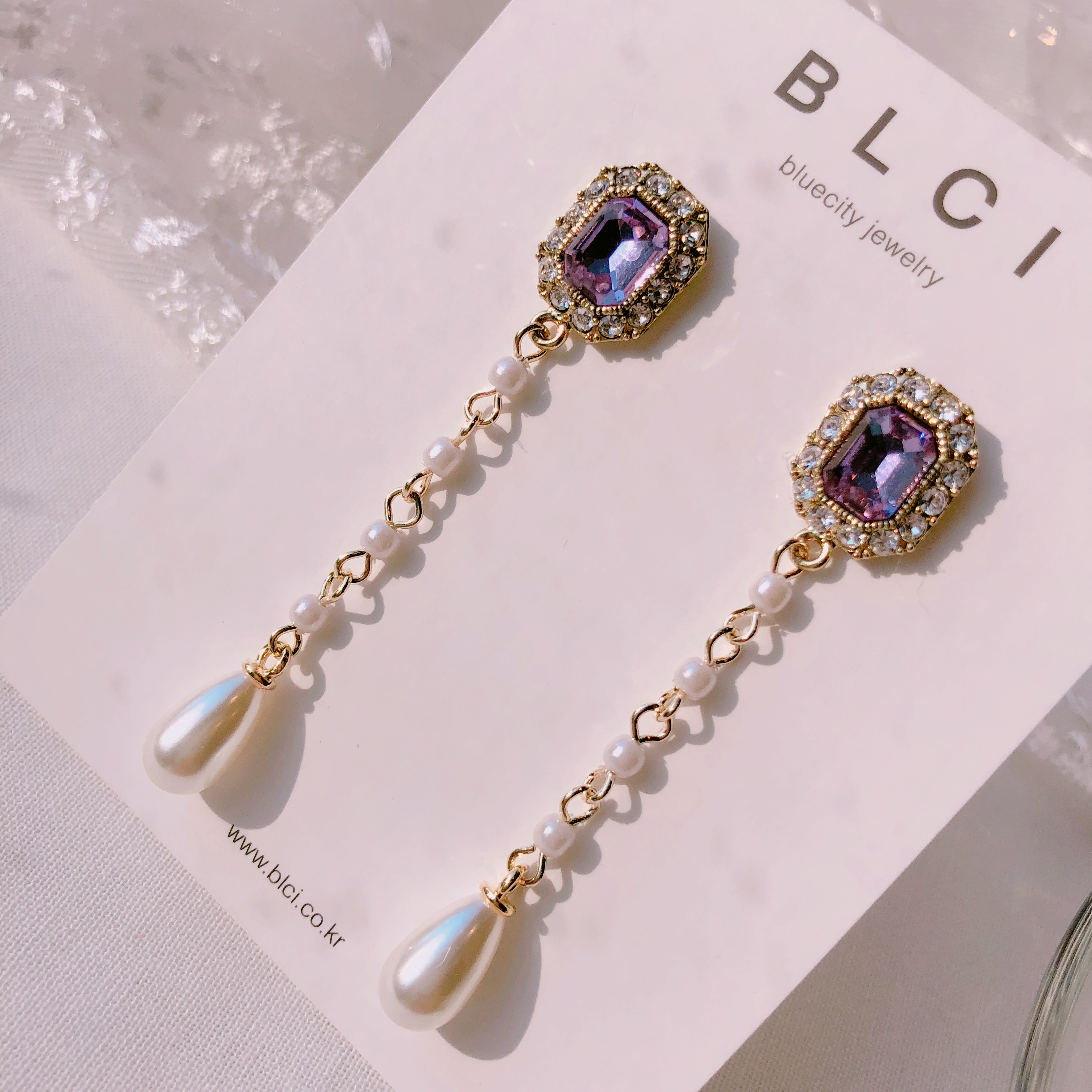 <b><p>Possible eaves 2018 Pantone trend color Viot</p></b><b><p>グィチ可能 2018年 パントン トレンド カラー バイオレット ドロップ イヤリング</p></b><br /><br /><p align='center'>