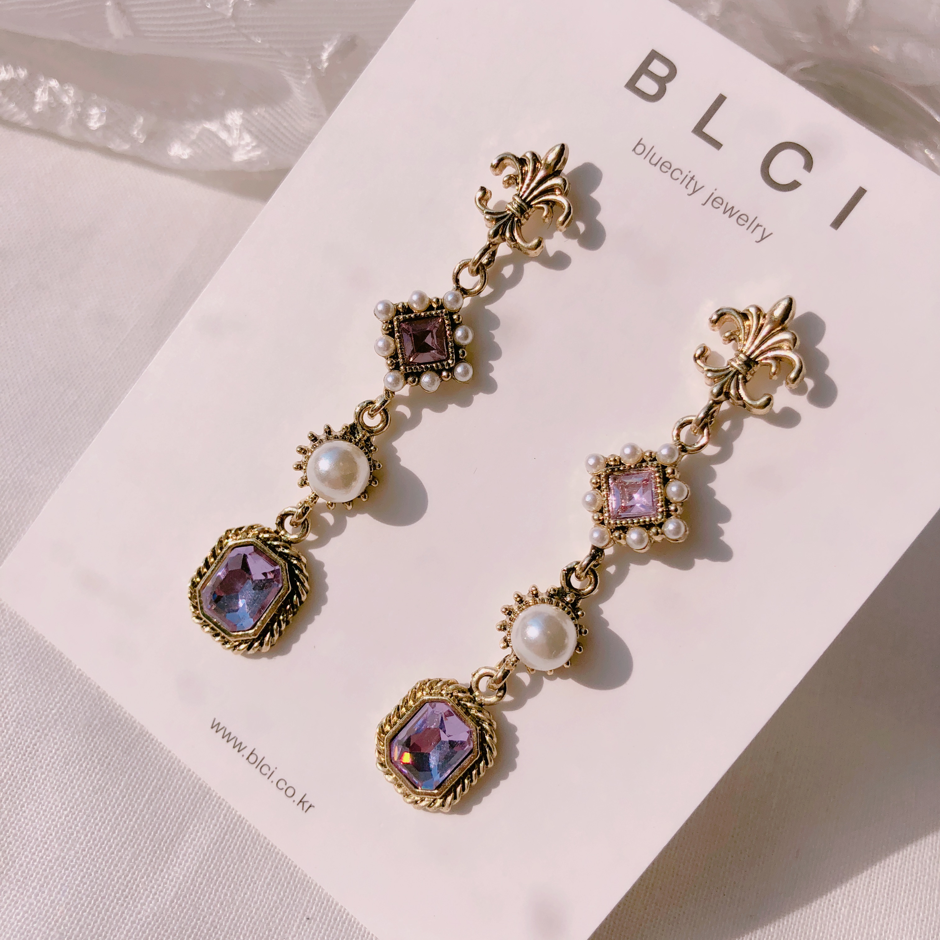 <b><p>Possible eaves 2018 Pantone trend color Viot</p></b><b><p>グィチ可能 2018年 パントン トレンド カラー バイオレット ドロップ イヤリング</p></b><br /><br /><p align='center'>