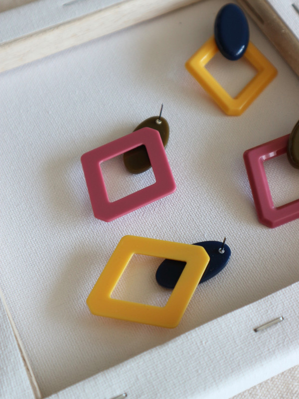 <b><p>unique Rhombus Earring Refresh coordation</p></b><b><p>ユニーク 菱形イヤリングC さわやかなコーディネート キュなアイテム 友人が尋ねる</p></b><br /><br /><p align='center'>