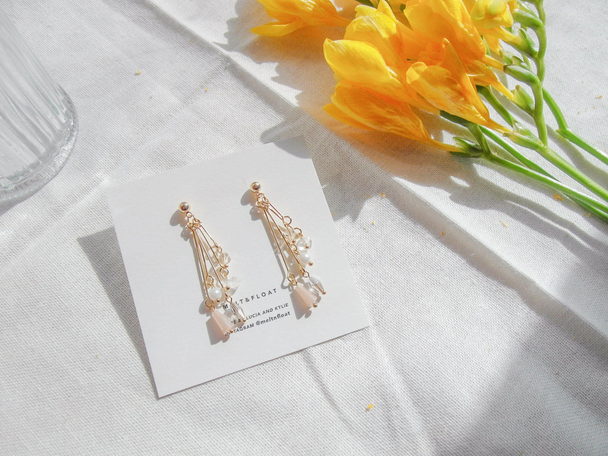 <b><p>Melt and Plot LOVE-I # Rilke Series 01 Spng</p></b><b><p>メルトゥエンプロット LOVE-I＃リルケ シリーズ 01 春を 君に グィチ ウンチム</p></b><br /><br /><p align='center'>