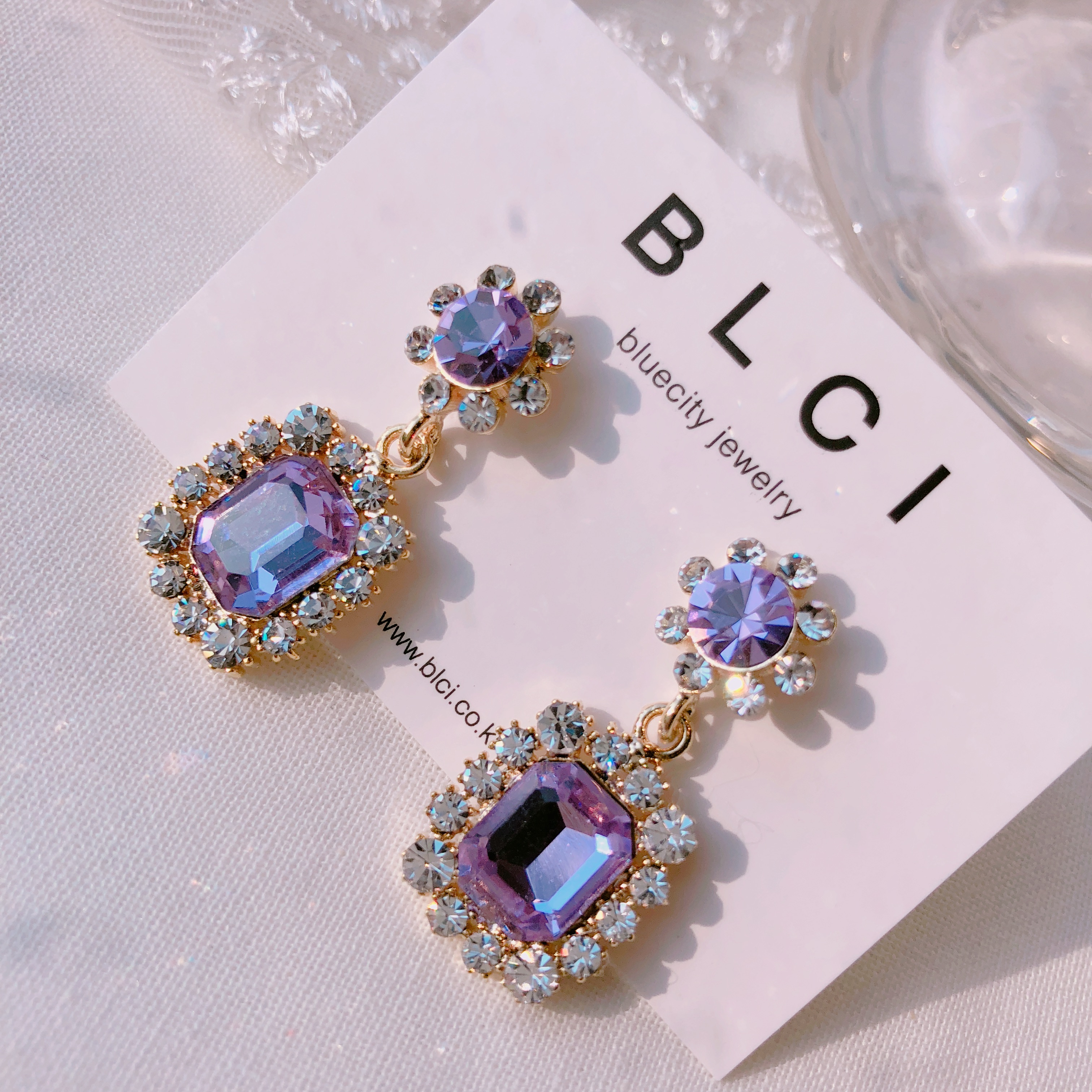 <b><p>Possible eaves 2018 Pantone trend color Viot</p></b><b><p>グィチ可能 2018年 パントン トレンド カラー バイオレット ドロップ イヤリング</p></b><br /><br /><p align='center'>