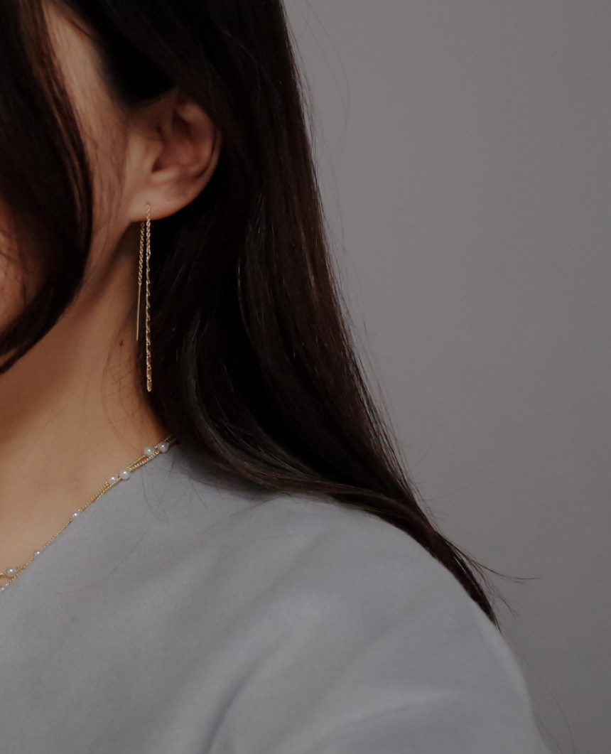 <b><p>Flat chain Long room earrgs Simple Unique</p></b><b><p>フラットチェーン ロンシルイヤリング シンプルユニーク スタイリッシュルック 30代の女性</p></b><br /><br /><p align='center'>