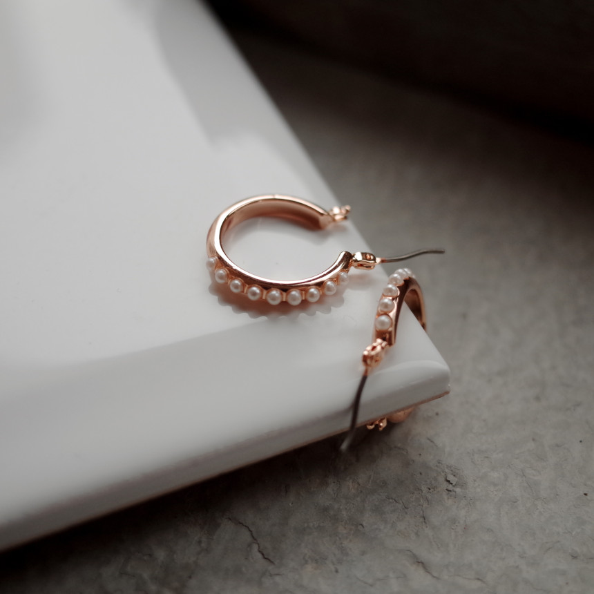 <b><p>Pearl Line Basic Rg Ergs Simple Unique Stylish</p></b><b><p>パールライン 基本リングイヤリング シンプルユニーク スタイリッシュルック 30代の女性</p></b><br /><br /><p align='center'>