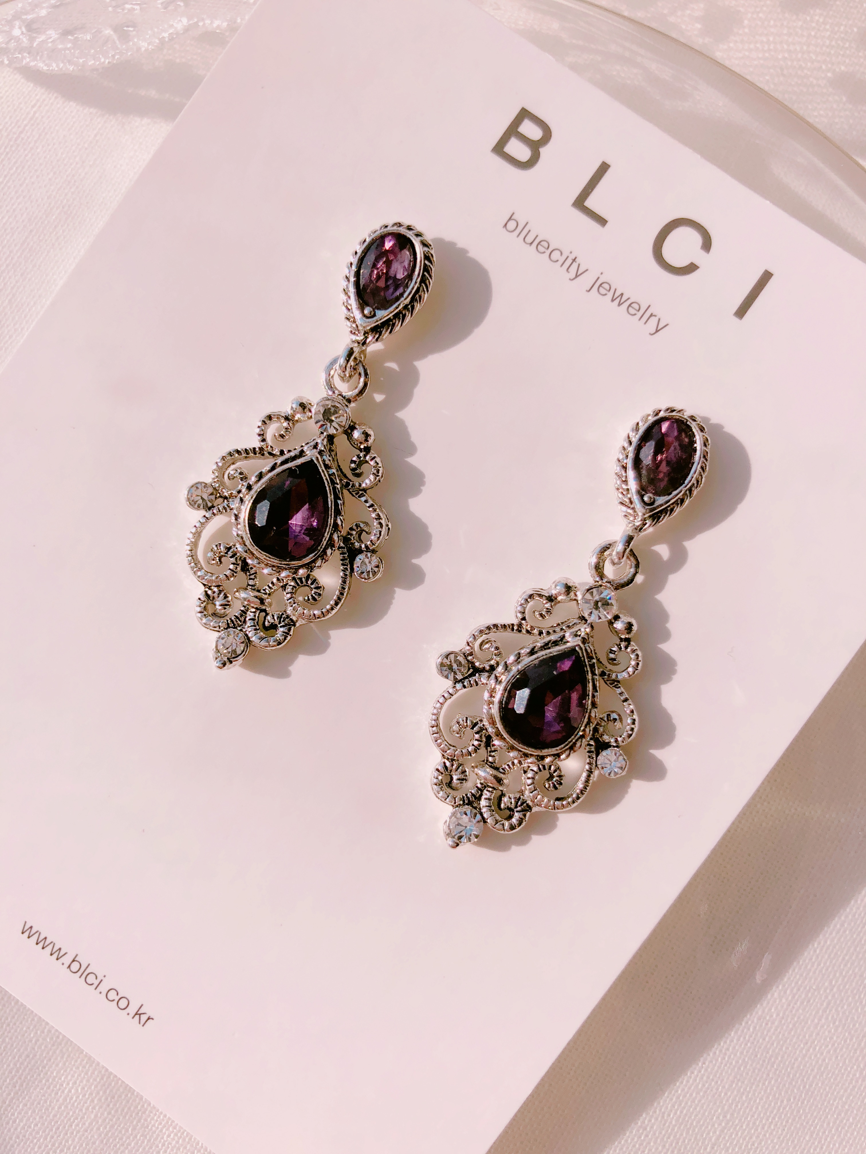 <b><p>Possible eaves 2018 Pantone trend color Viot</p></b><b><p>グィチ可能 2018年 パントン トレンド カラー バイオレット ドロップ イヤリング</p></b><br /><br /><p align='center'>