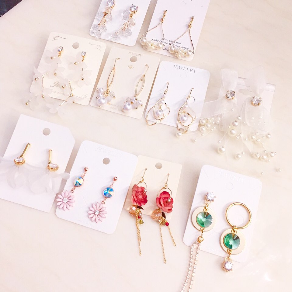 <b><p>recomndation Dried Rose Flower Earngs Girl</p></b><b><p>おすすめ 乾燥バラの花のイヤリング 女性コーディネート シンプルな フェミニンな</p></b><br /><br /><p align='center'>