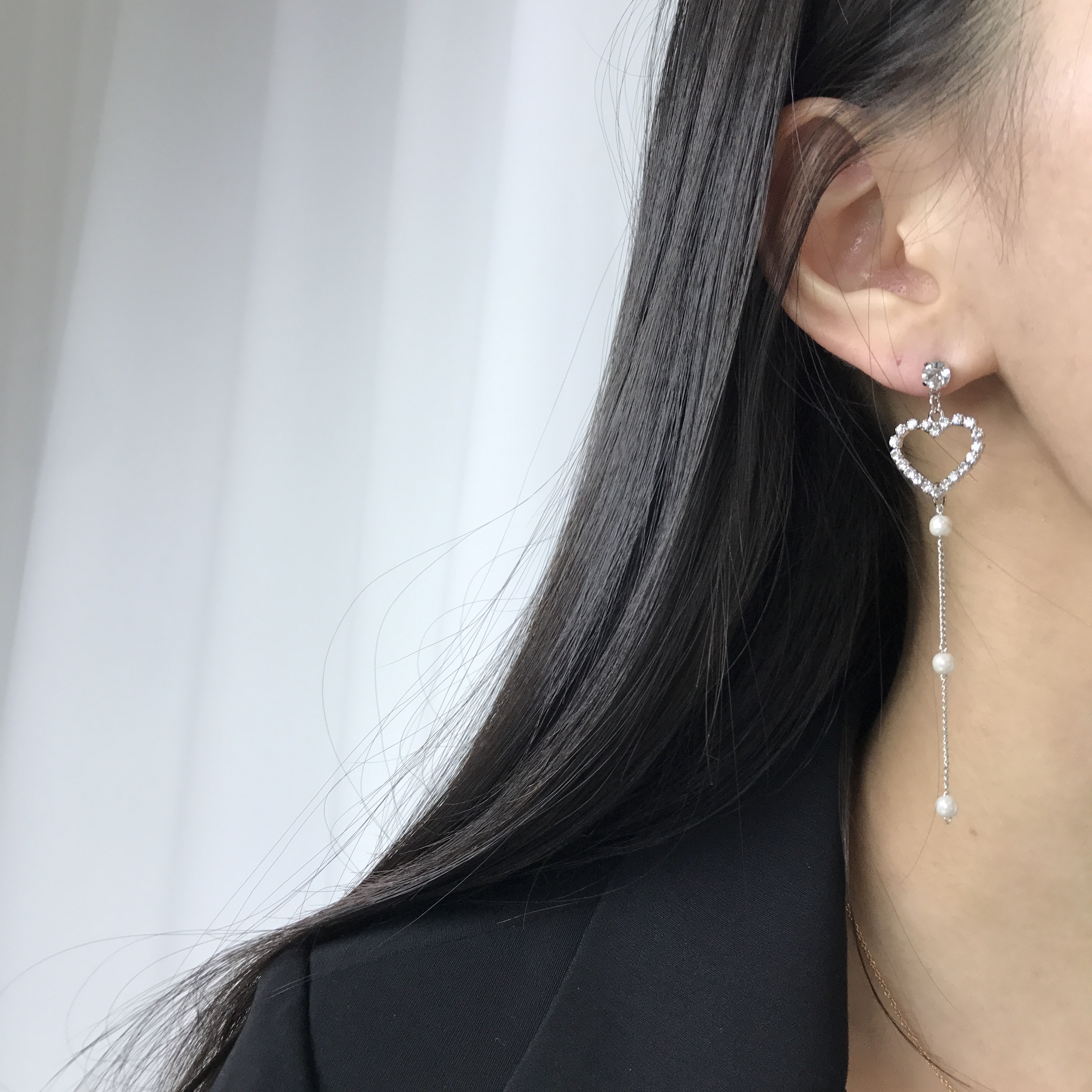 <b><p>Unknown isy heart Drop ing Lo 2color White</p></b><b><p>オンバル デイジー ハート ドロップ イヤリング 2色 ホワイト 春のファッション</p></b><br /><br /><p align='center'>