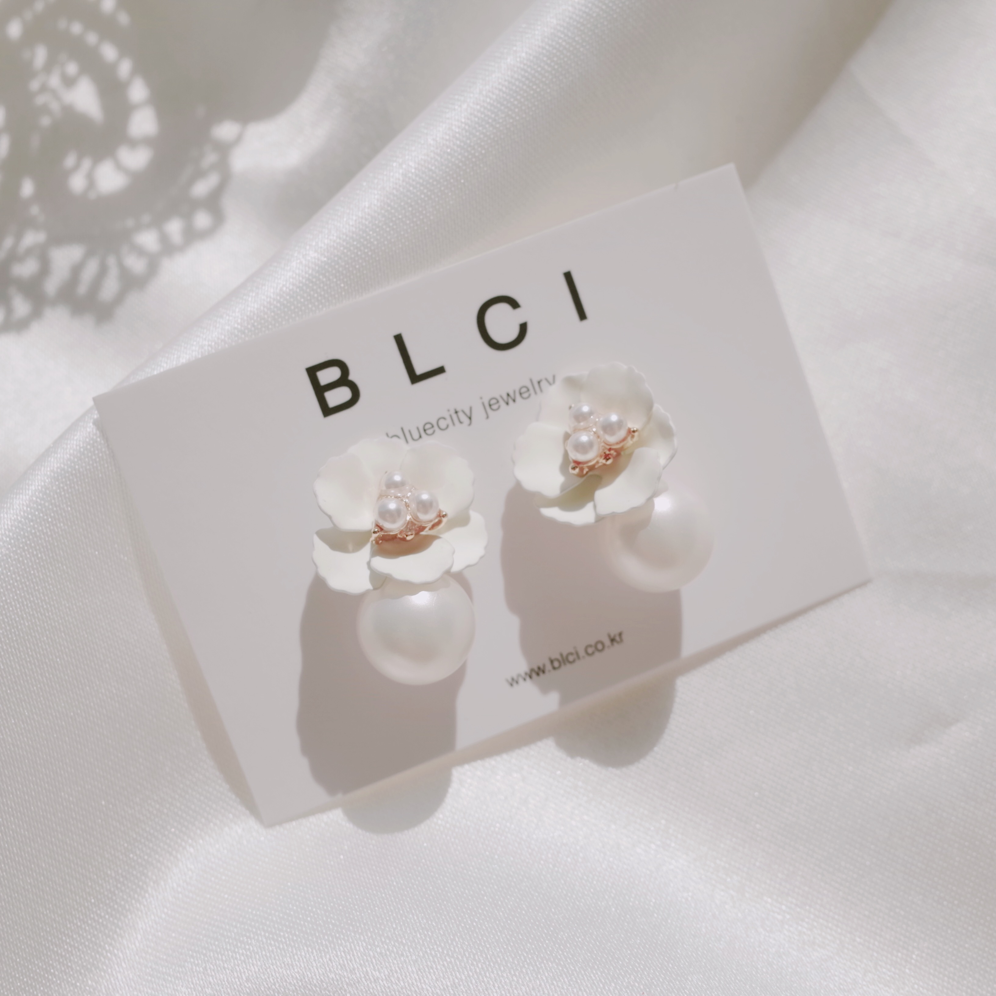 <b><p>spring Cherry Blossom Mot-Daught fw ea Drop</p></b><b><p>春 桜 螺鈿 フラワー イヤリング ドロップ ツーウェイ 15種 開講コーディネート</p></b><br /><br /><p align='center'>