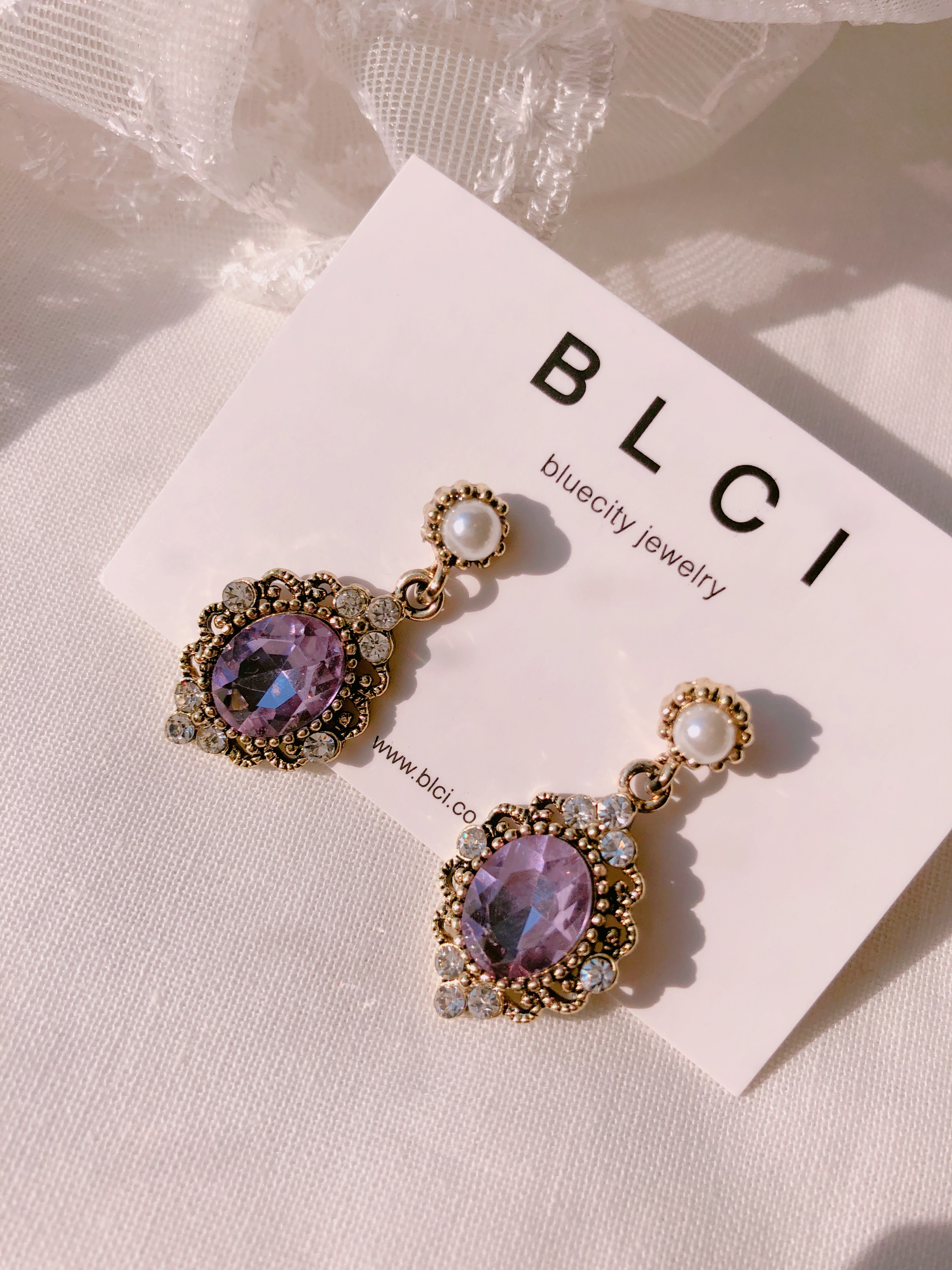 <b><p>Possible eaves 2018 Pantone trend color Viot</p></b><b><p>グィチ可能 2018年 パントン トレンド カラー バイオレット ドロップ イヤリング</p></b><br /><br /><p align='center'>