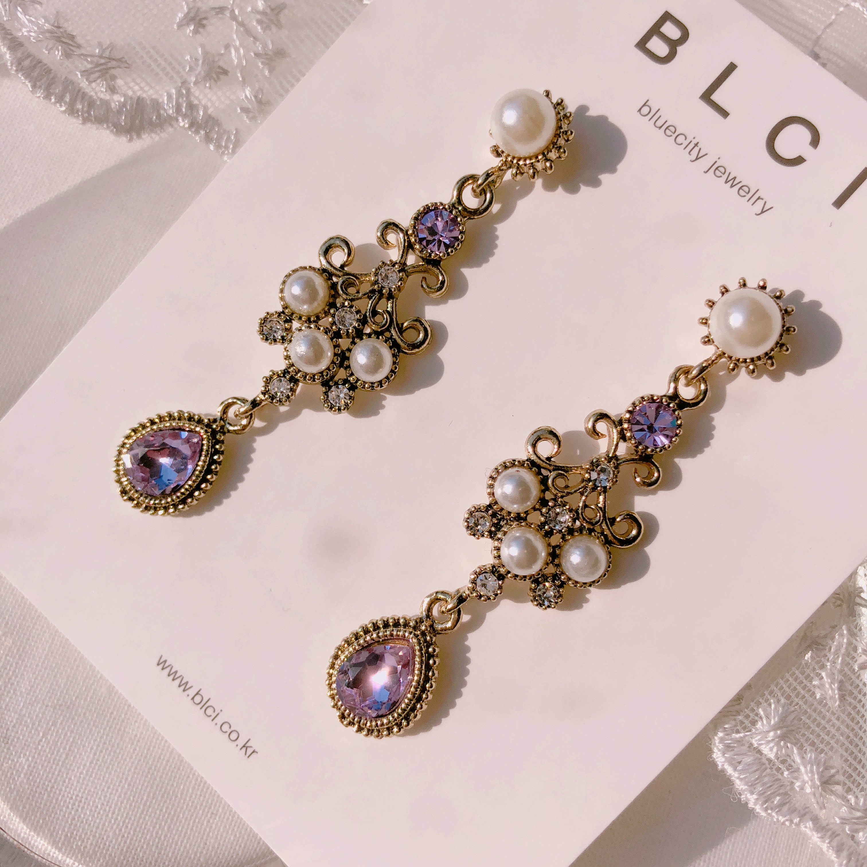 <b><p>Possible eaves 2018 Pantone trend color Viot</p></b><b><p>グィチ可能 2018年 パントン トレンド カラー バイオレット ドロップ イヤリング</p></b><br /><br /><p align='center'>