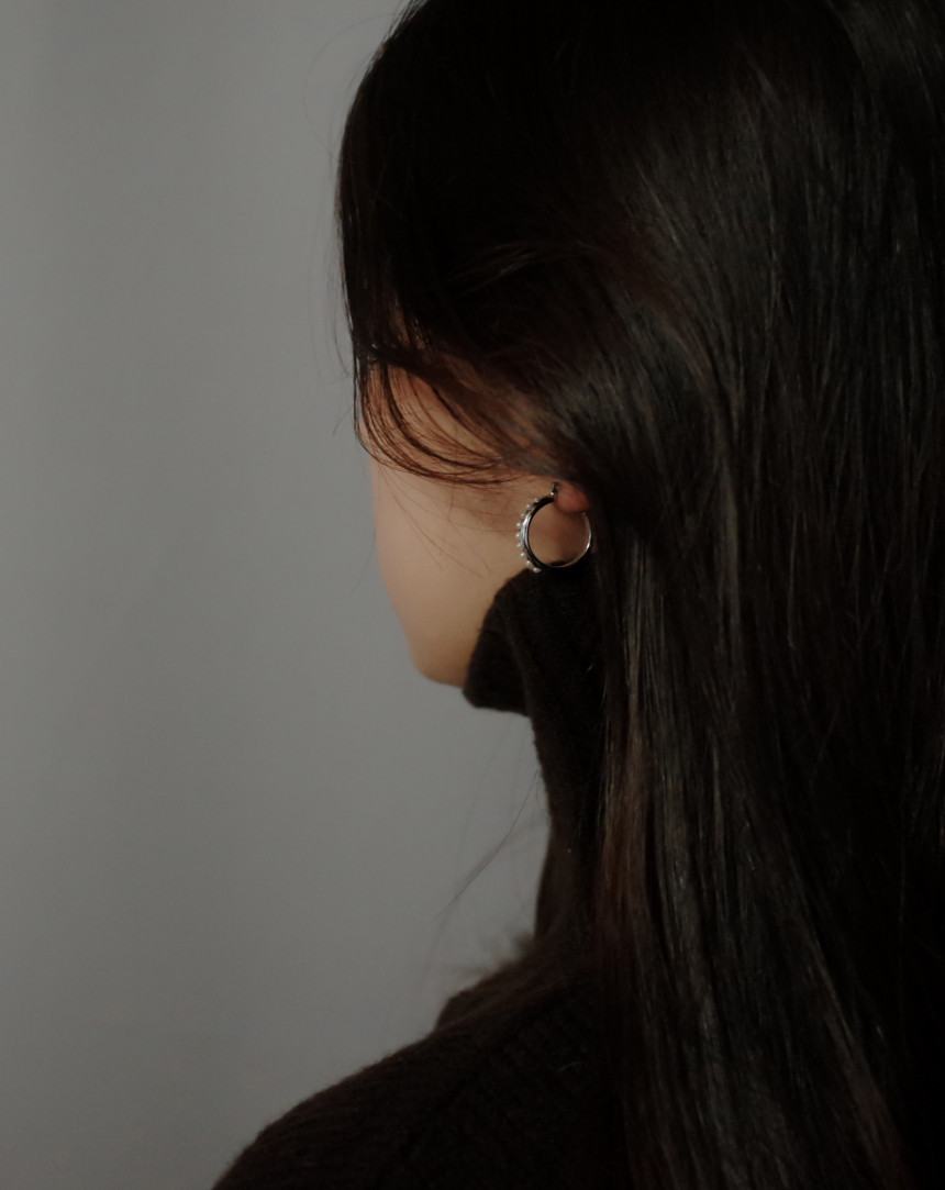 <b><p>Pearl Line Basic Rg Ergs Simple Unique Stylish</p></b><b><p>パールライン 基本リングイヤリング シンプルユニーク スタイリッシュルック 30代の女性</p></b><br /><br /><p align='center'>