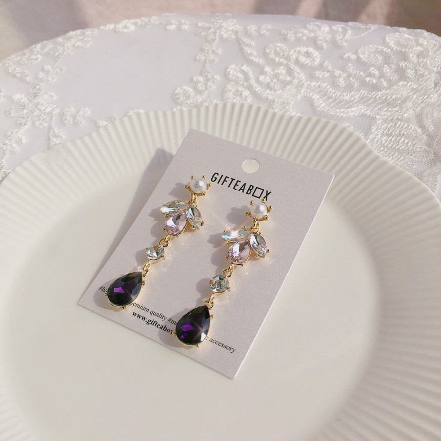 <b><p>Glam Drop Violet earring Possib ves Non-Pierc</p></b><b><p>グラムドロップ バイオレット イヤリング グィチ可能 ノンピアス スタイリッシュルック</p></b><br /><br /><p align='center'>