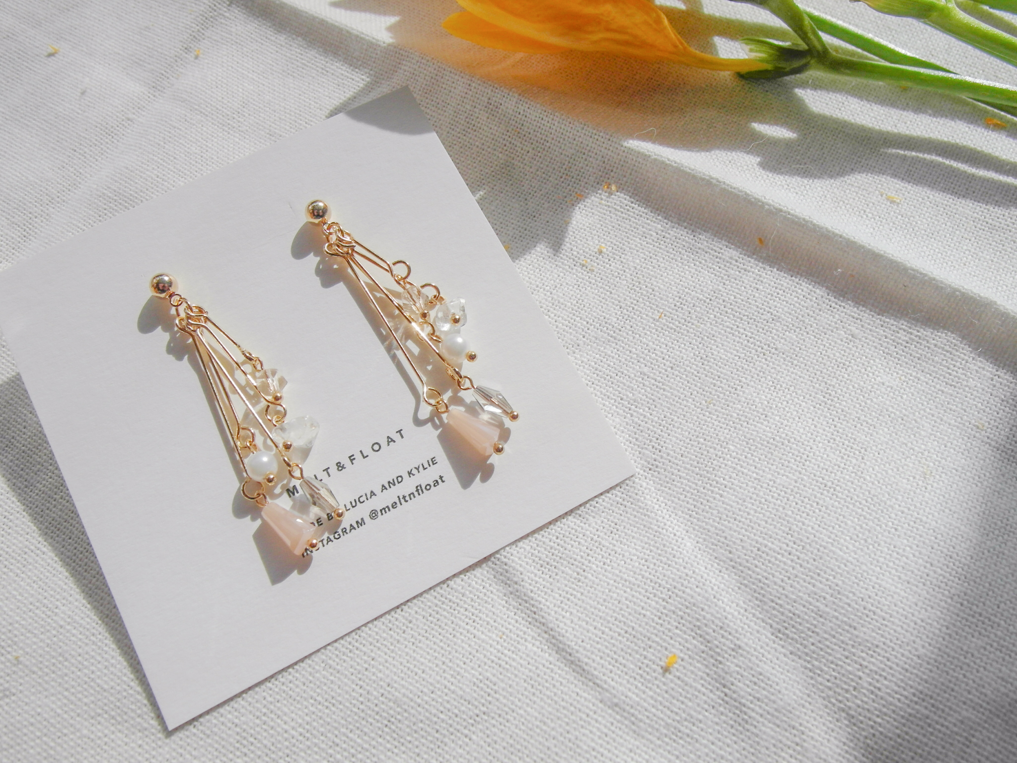 <b><p>Melt and Plot LOVE-I # Rilke Series 01 Spng</p></b><b><p>メルトゥエンプロット LOVE-I＃リルケ シリーズ 01 春を 君に グィチ ウンチム</p></b><br /><br /><p align='center'>