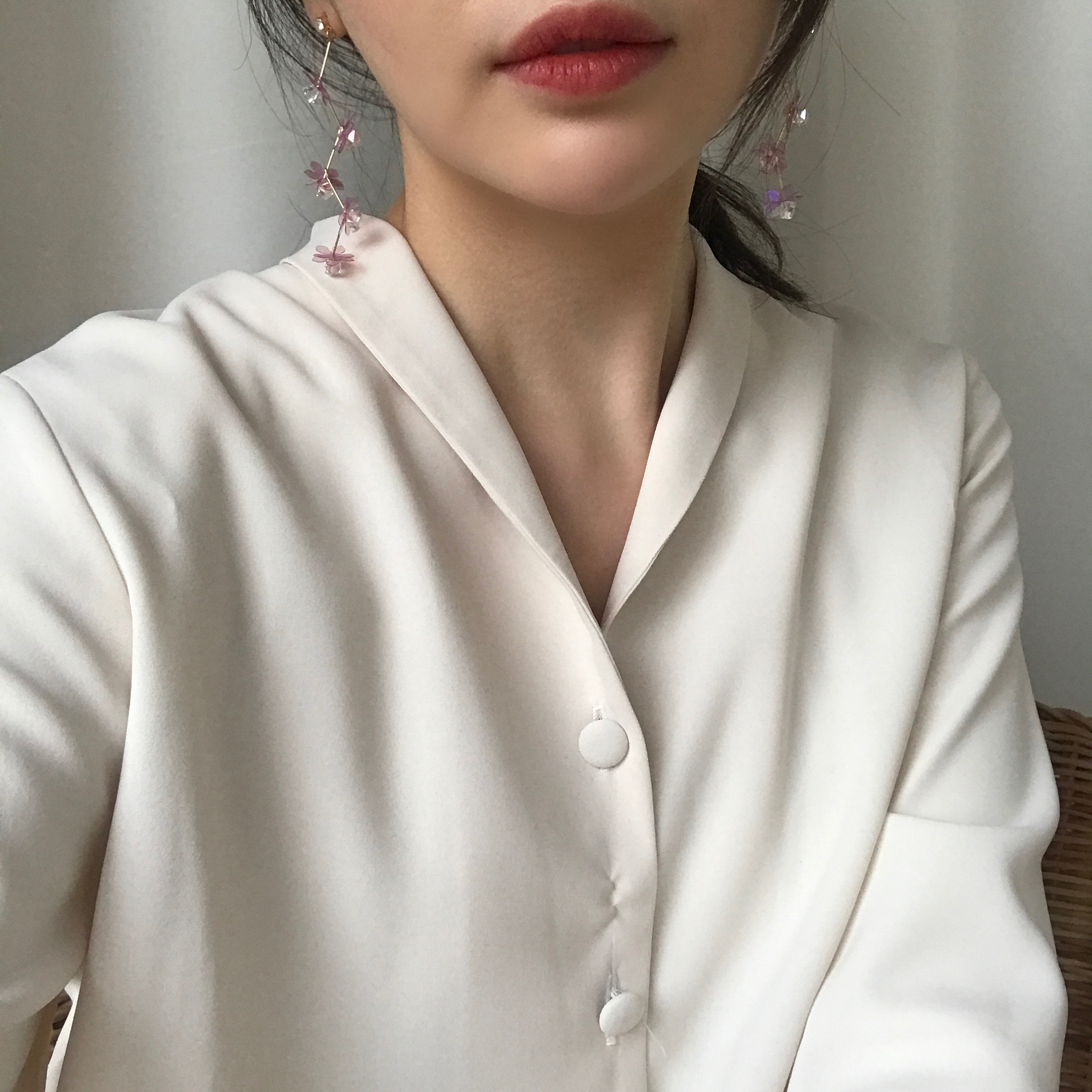 <b><p>One Lo flower crtal Sequins Drop Earrgs 3cor</p></b><b><p>ワンラブ フラワー クリスタル スパンコール ドロップイヤリング 3色 独歩 手札ミニン</p></b><br /><br /><p align='center'>