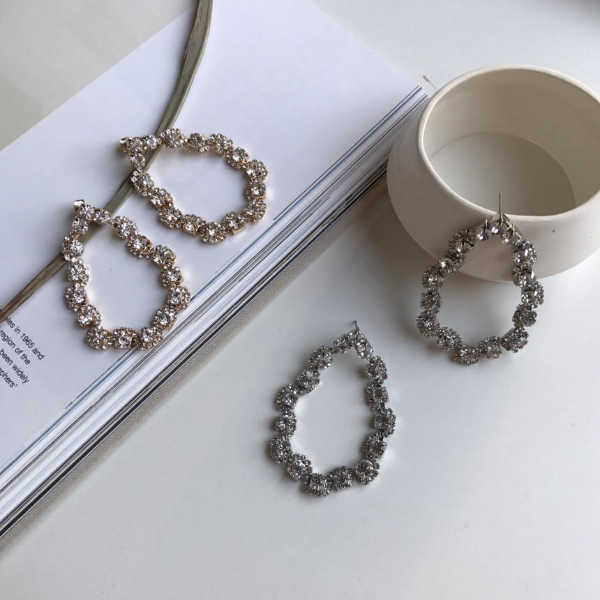 <b><p>Heve puff Cubic Shrink Drop Eargs Female</p></b><b><p>ヘイブ パフ キュービック ジュルナン ドロップイヤリング 女性コーディネート 魅力のあるスタイル</p></b><br /><br /><p align='center'>