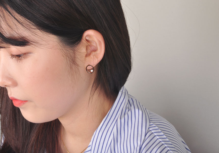 <b><p>14k 18k Cubic One touch Ring earrs Women's</p></b><b><p>14k 18k キュービック ワンタッチ リングピアス 女性K ファッション サークル</p></b><br /><br /><p align='center'>