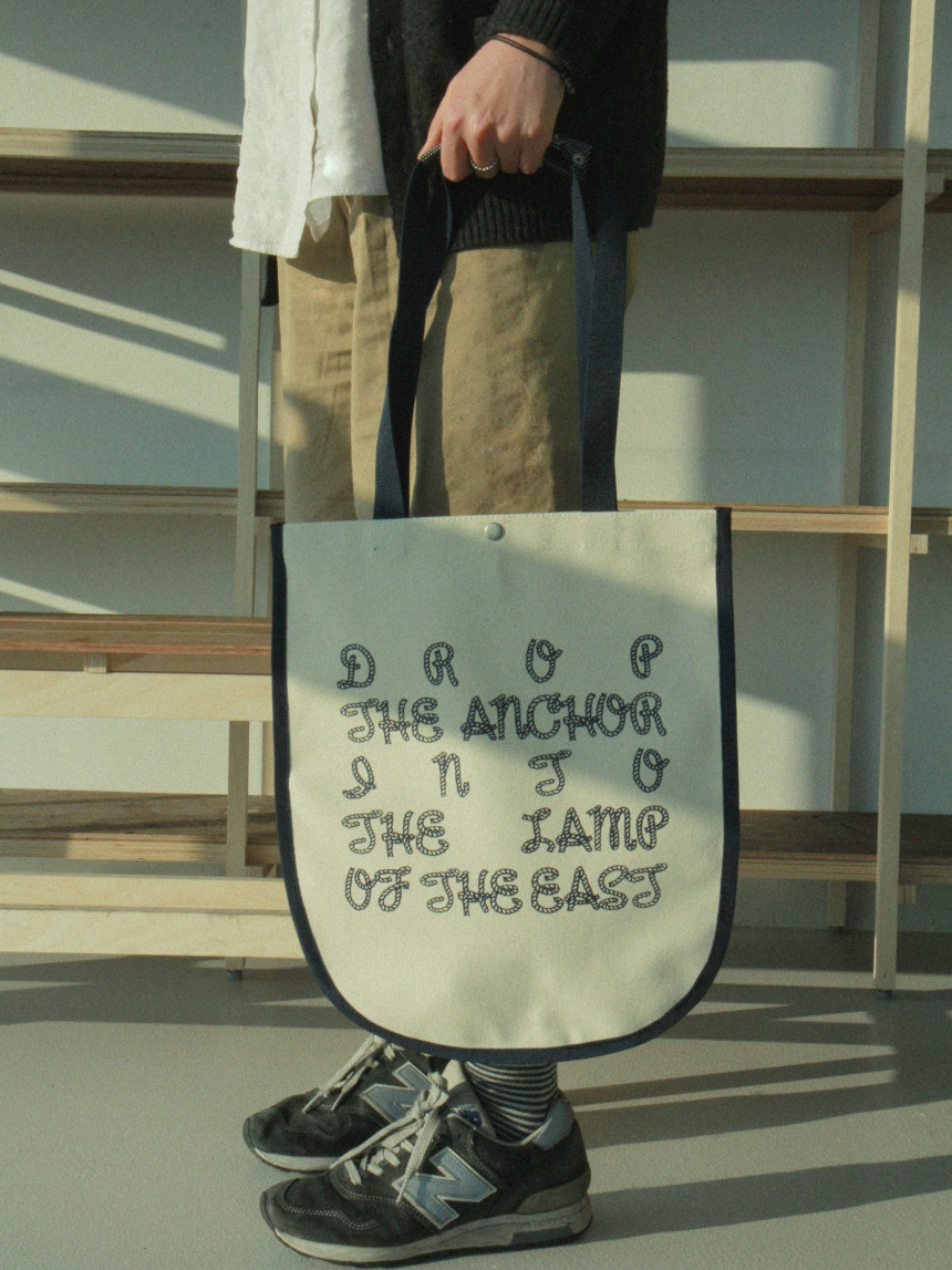 <b><p>Vintage flat back Clean modern Amic feelg</p></b><b><p>ヴィンテージフラットバックすっきりとしたモダンなムードアメリカンな感じヒプハンスタイリングミニマリズ</p></b><br /><br /><p align='center'>