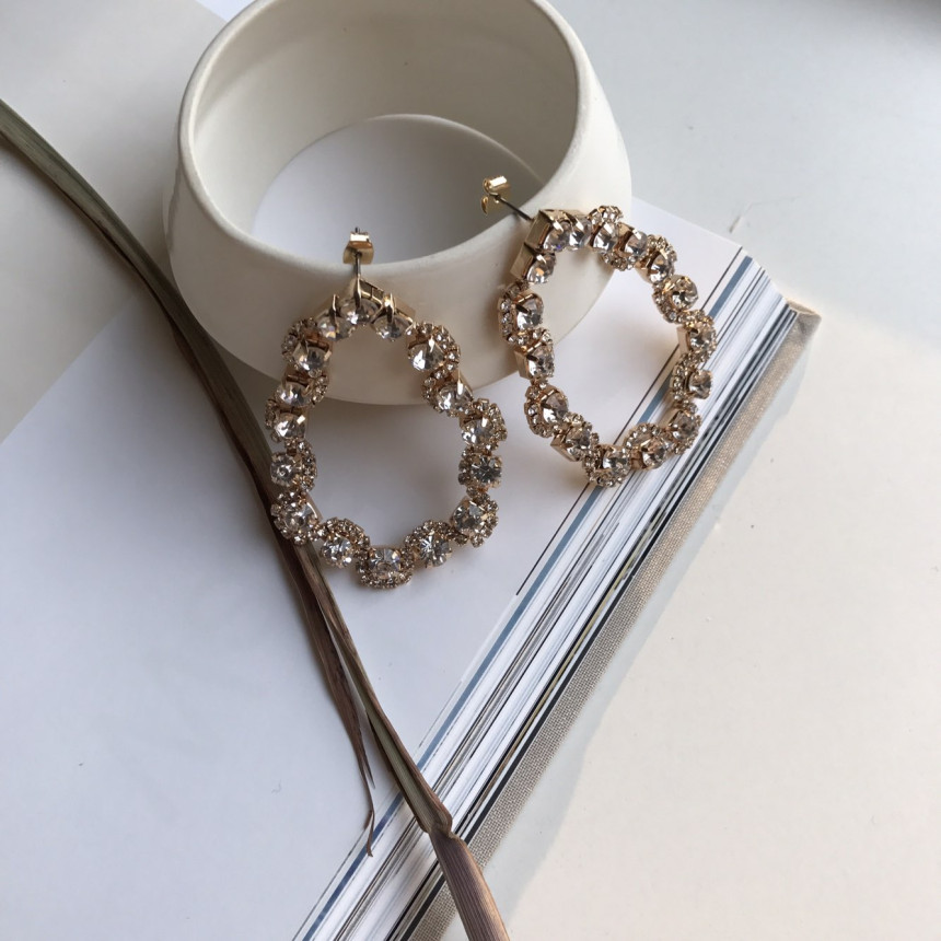 <b><p>Heve puff Cubic Shrink Drop Eargs Female</p></b><b><p>ヘイブ パフ キュービック ジュルナン ドロップイヤリング 女性コーディネート 魅力のあるスタイル</p></b><br /><br /><p align='center'>