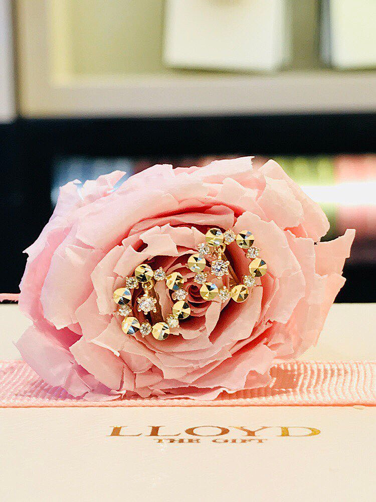 <b><p>Lloyd circle cutting One touch earr LOFH2015G</p></b><b><p>ロイド 円形 カッティング ワンタッチ イヤリ LOFH2015G 40代の女性</p></b><br /><br /><p align='center'>