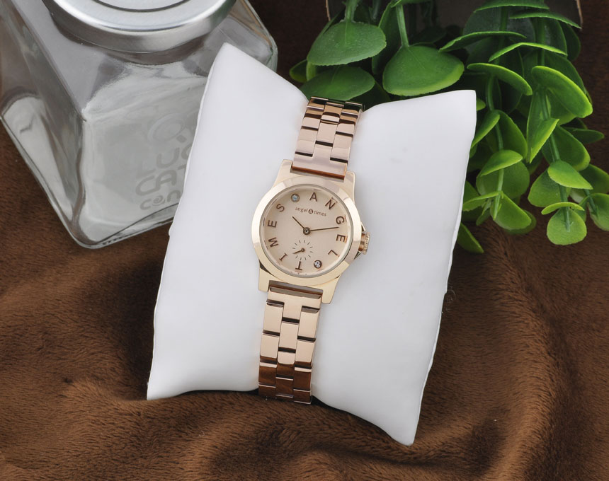 <b><p>Angel and Time Wom clock</p></b><b><p>エンジェルアンドタイム 女性 時計</p></b><br /><br /><p align='center'>