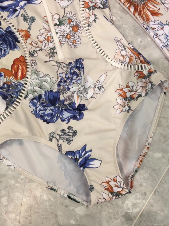 <b><p>Zimmerman Floral Punching Sw suit</p></b><b><p>ジマーマン フローラル パンチング スイムスーツ</p></b><br /><br /><p align='center'>
