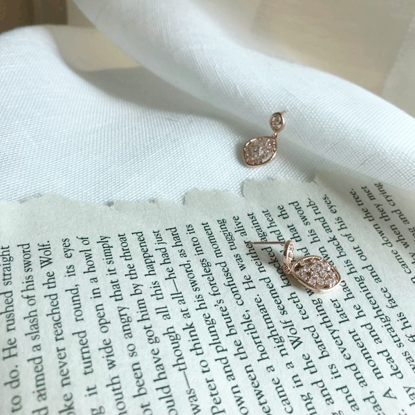 <b><p>Elegant earrings Drama Misty Kim N-ju fashion</p></b><b><p>エレガントなイヤリング ドラマミスティ キム・ナムジュ ファッション 高ヘラン 芸能人</p></b><br /><br /><p align='center'>