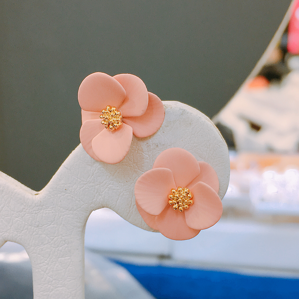 <b><p>Luce Pink Flower Earrgs LKJ1165 attractive</p></b><b><p>ルーチェ ピンクの花のイヤリング LKJ1165 魅力的な ウンチム 一つだけで説得力の</p></b><br /><br /><p align='center'>