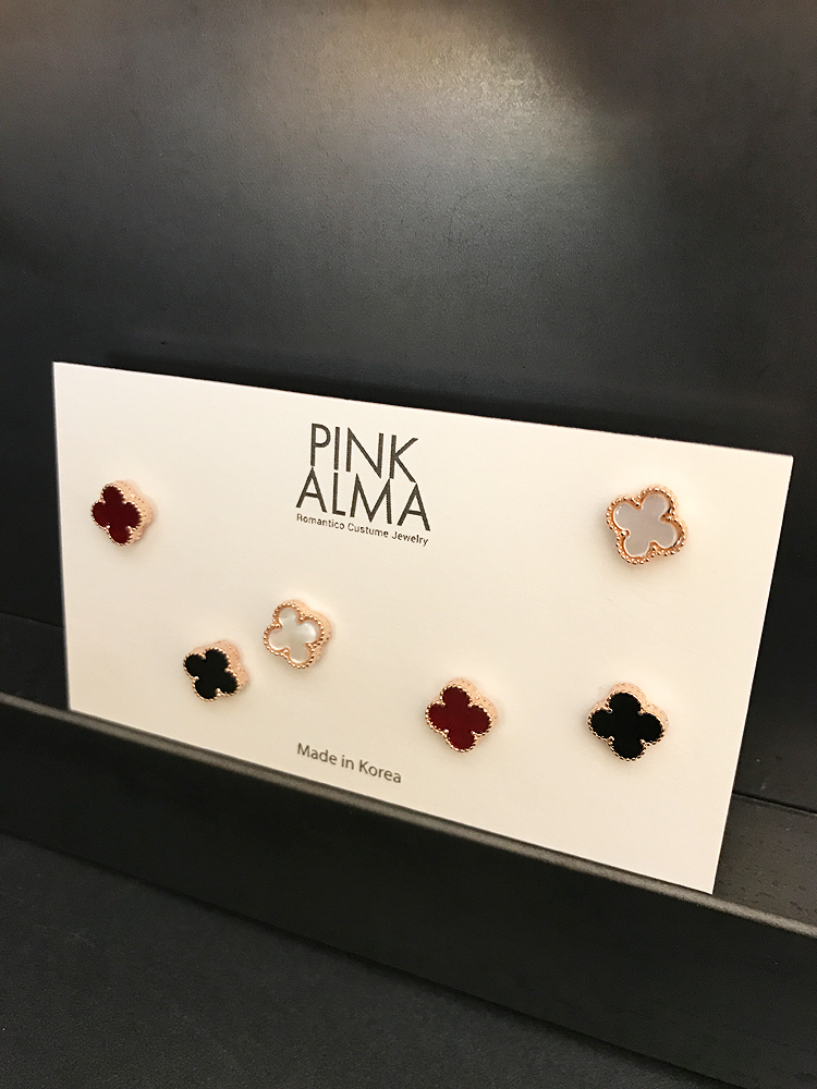 <b><p>clover earring daily simple pty Antique Luxuous</p></b><b><p>クローバー イヤリング デイリー シンプル パーティー アンク 高級感のあるグ 説得力の</p></b><br /><br /><p align='center'>