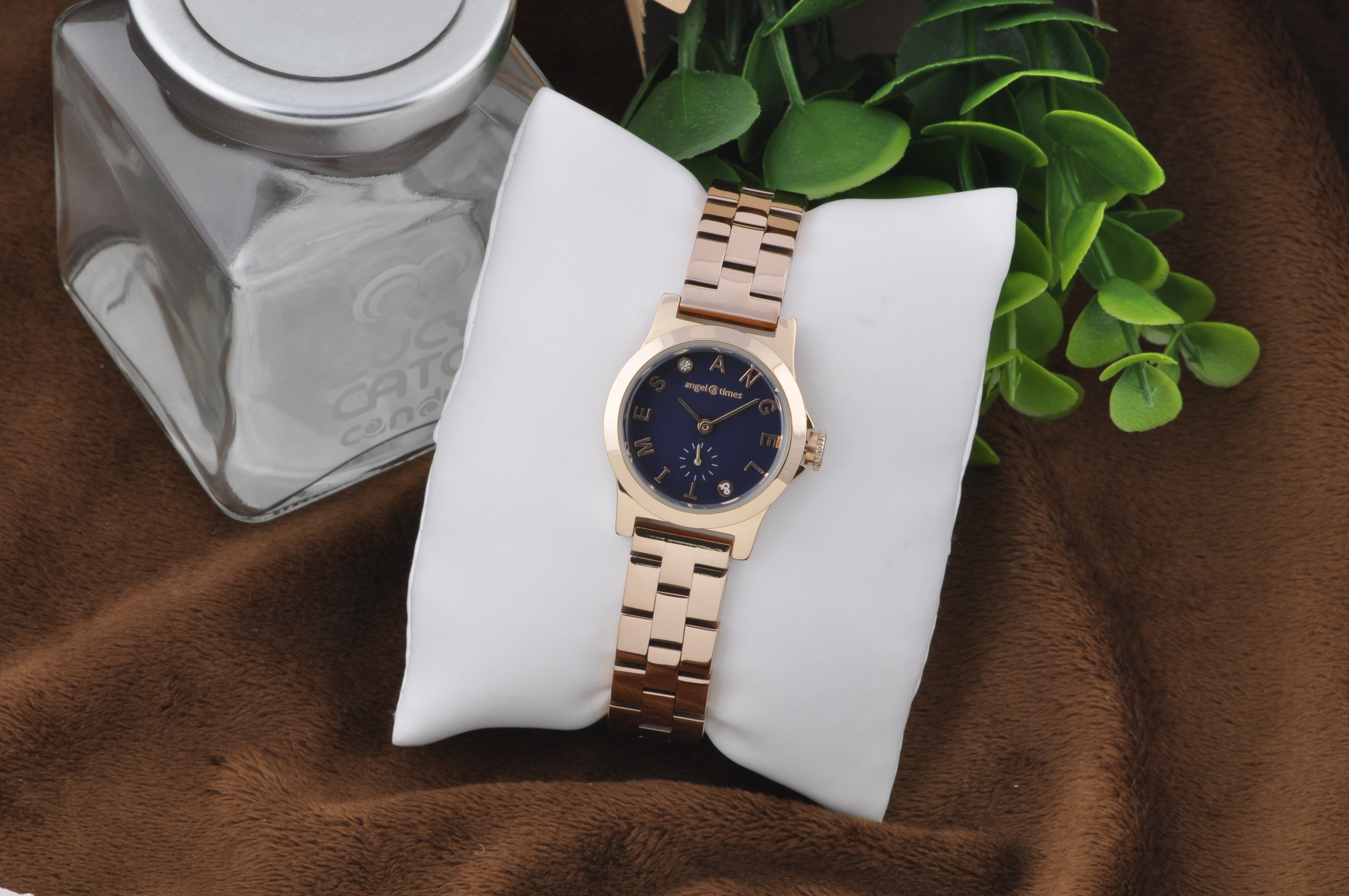 <b><p>Angel and Time Wom clock</p></b><b><p>エンジェルアンドタイム 女性 時計</p></b><br /><br /><p align='center'>