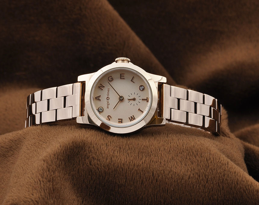 <b><p>Angel and Time Wom clock</p></b><b><p>エンジェルアンドタイム 女性 時計</p></b><br /><br /><p align='center'>