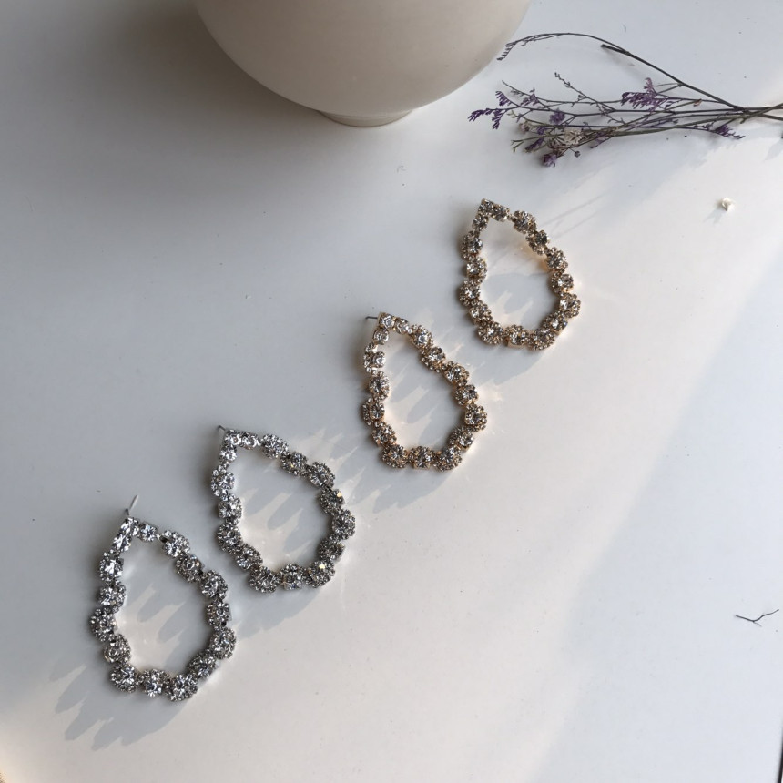 <b><p>Heve puff Cubic Shrink Drop Eargs Female</p></b><b><p>ヘイブ パフ キュービック ジュルナン ドロップイヤリング 女性コーディネート 魅力のあるスタイル</p></b><br /><br /><p align='center'>