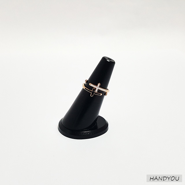 <b><p>black White Cross Ring Open Surge Sel Layered</p></b><b><p>ブラック ホワイト クロスリング オープン 書かれているカールスチール 重ね着 フリーサイズ</p></b><br /><br /><p align='center'>