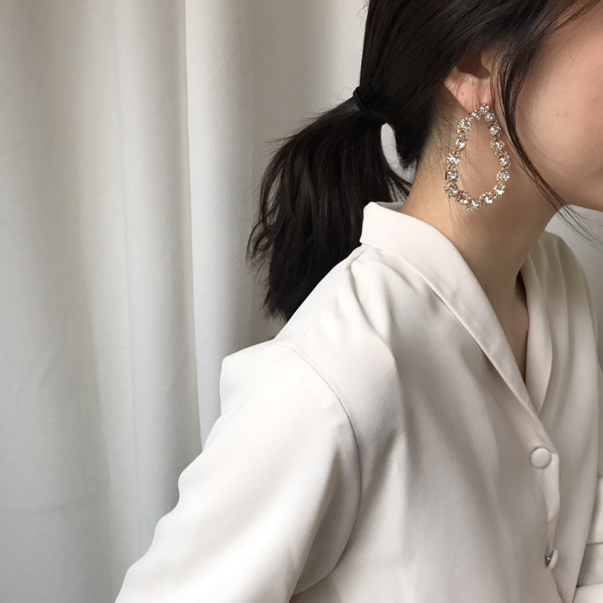 <b><p>Heve puff Cubic Shrink Drop Eargs Female</p></b><b><p>ヘイブ パフ キュービック ジュルナン ドロップイヤリング 女性コーディネート 魅力のあるスタイル</p></b><br /><br /><p align='center'>