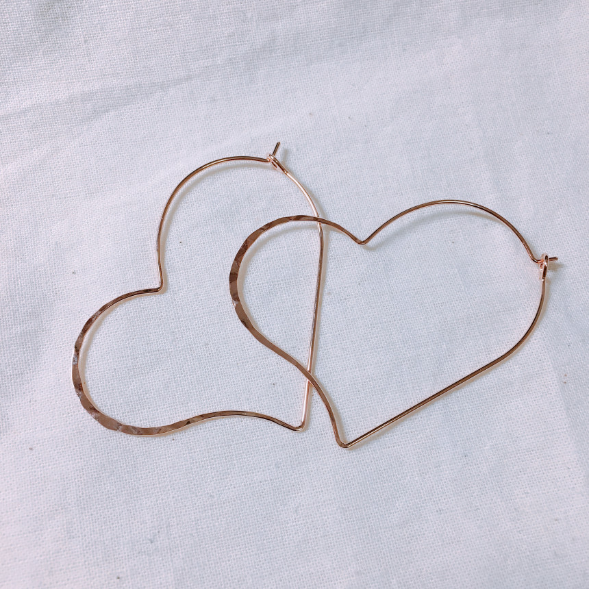 <b><p>Luce Heart Ring Ers LKJ1169 attractive Stand</p></b><b><p>ルーチェ ハートリングピアス LKJ1169 魅力的な 一つだけで説得力の ゴクォル</p></b><br /><br /><p align='center'>