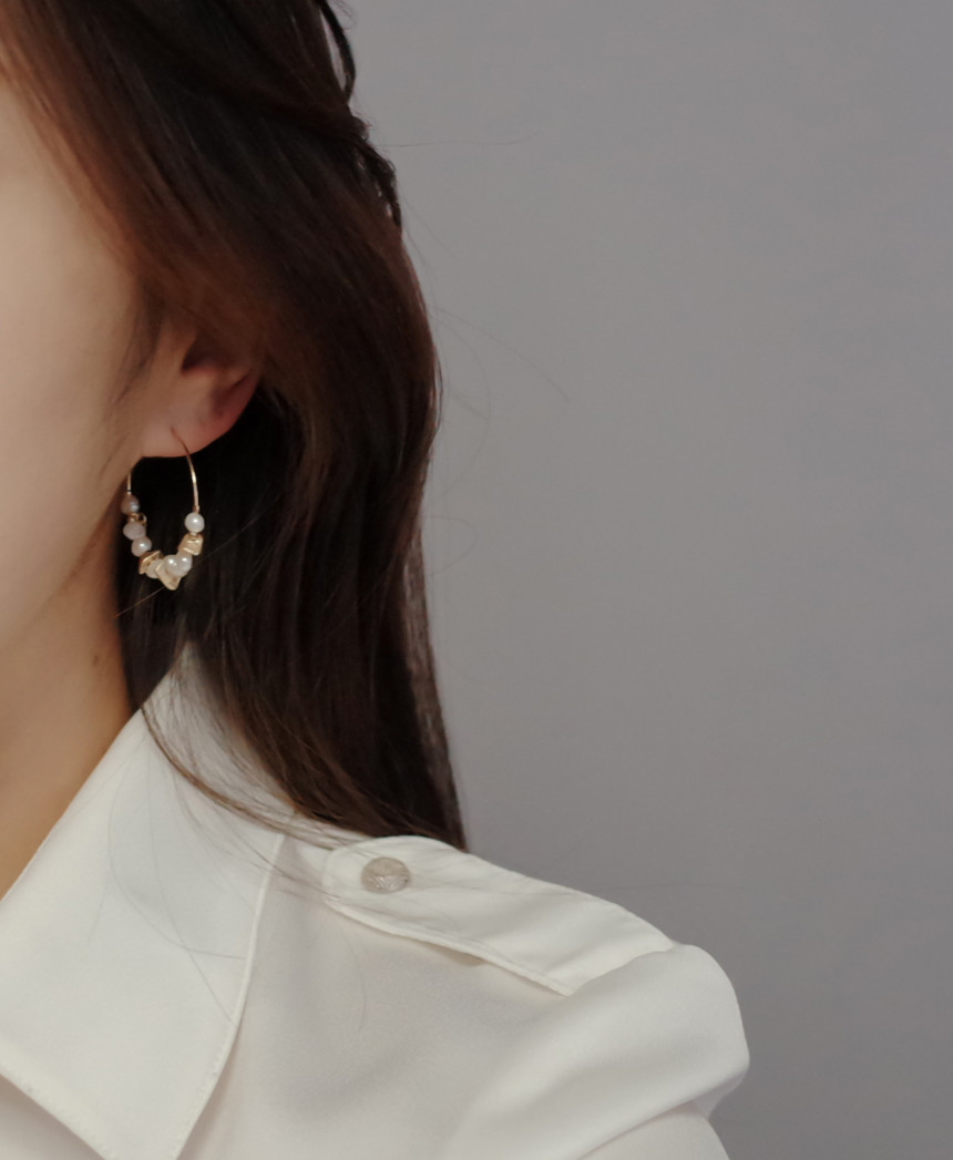 <b><p>Madeleine Natural Pearl Sculpe rg Simp Unique</p></b><b><p>マドレーヌ 天然真珠の彫刻 リング イヤ シンプルユニーク スタイリッシュルック</p></b><br /><br /><p align='center'>