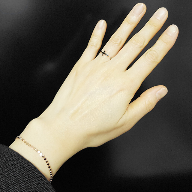 <b><p>black White Cross Ring Open Surge Sel Layered</p></b><b><p>ブラック ホワイト クロスリング オープン 書かれているカールスチール 重ね着 フリーサイズ</p></b><br /><br /><p align='center'>