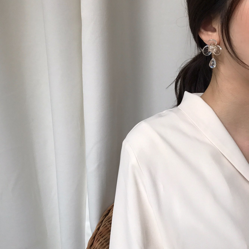 <b><p>Yui flower Glass Drop earring Stylish ok</p></b><b><p>ユイ フラワー グラス ドロップ イヤリング スタイリッシュルック シンプルユニーク</p></b><br /><br /><p align='center'>