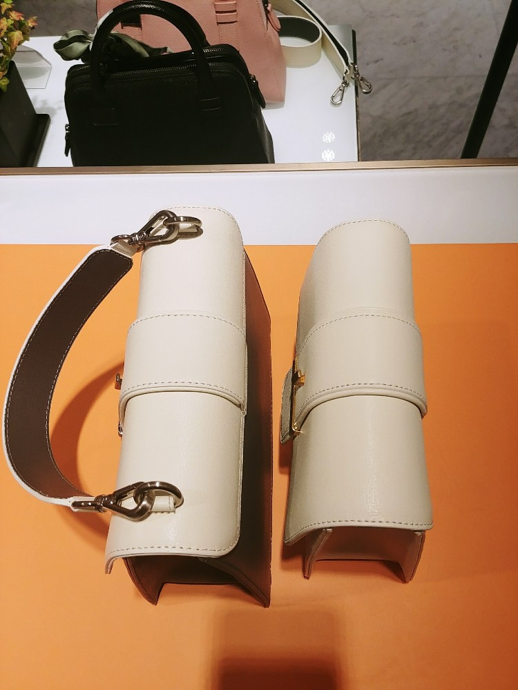 <b><p>Carlin New Hester Small H78166010</p></b><b><p>カーリンニューヘスタースモールS H78166010</p></b><br /><br /><p align='center'>