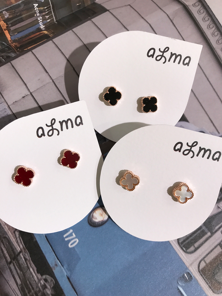 <b><p>clover earring daily simple pty Antique Luxuous</p></b><b><p>クローバー イヤリング デイリー シンプル パーティー アンク 高級感のあるグ 説得力の</p></b><br /><br /><p align='center'>