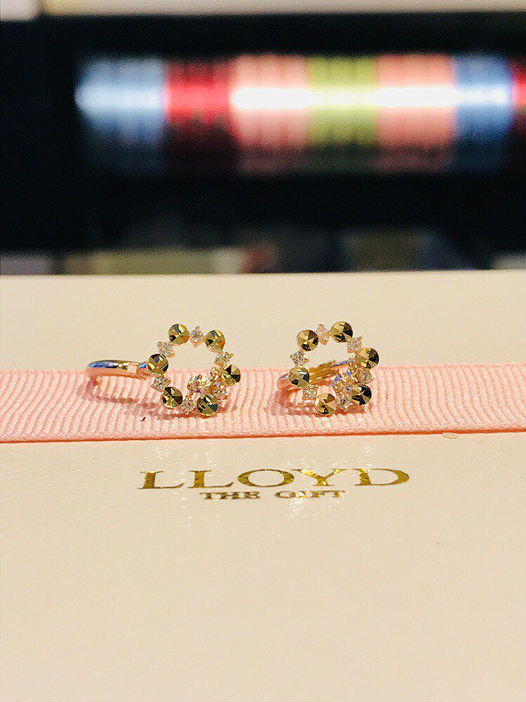 <b><p>Lloyd circle cutting One touch earr LOFH2015G</p></b><b><p>ロイド 円形 カッティング ワンタッチ イヤリ LOFH2015G 40代の女性</p></b><br /><br /><p align='center'>