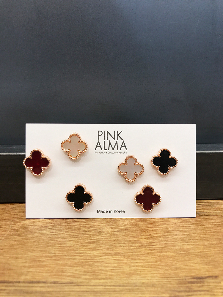 <b><p>clover earring daily simple pty Antique Luxuous</p></b><b><p>クローバー イヤリング デイリー シンプル パーティー アンク 高級感のあるグ 説得力の</p></b><br /><br /><p align='center'>