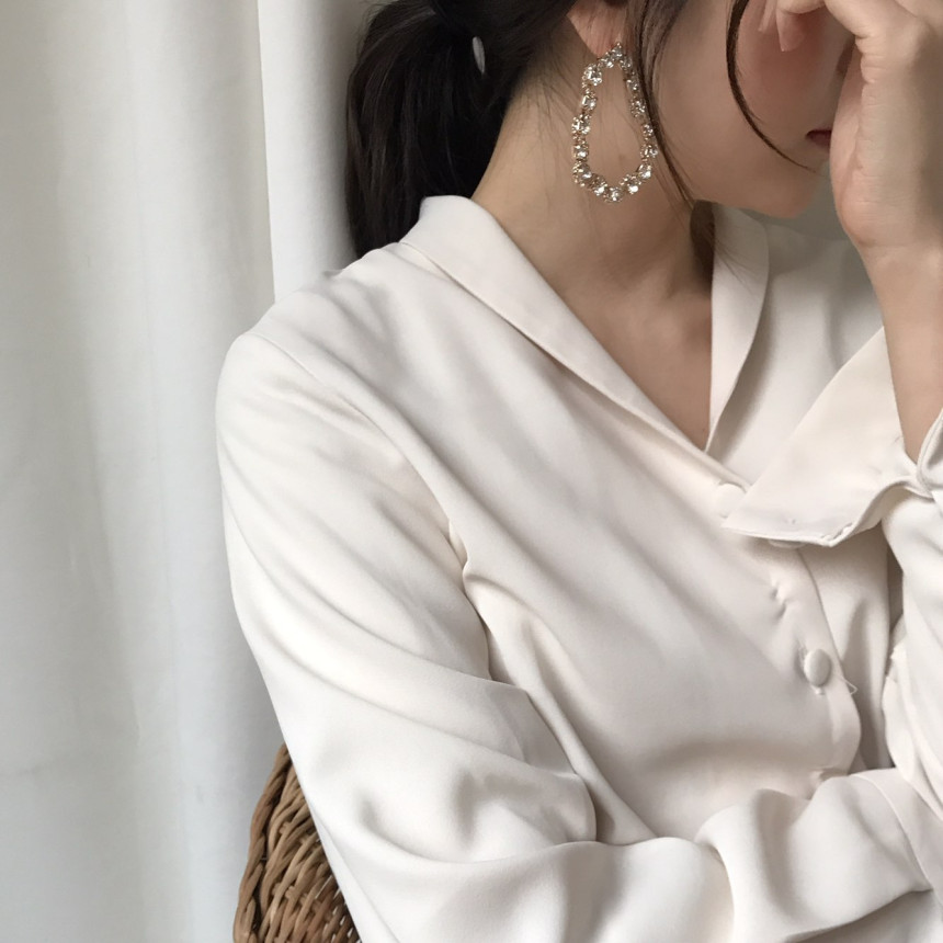 <b><p>Heve puff Cubic Shrink Drop Eargs Female</p></b><b><p>ヘイブ パフ キュービック ジュルナン ドロップイヤリング 女性コーディネート 魅力のあるスタイル</p></b><br /><br /><p align='center'>