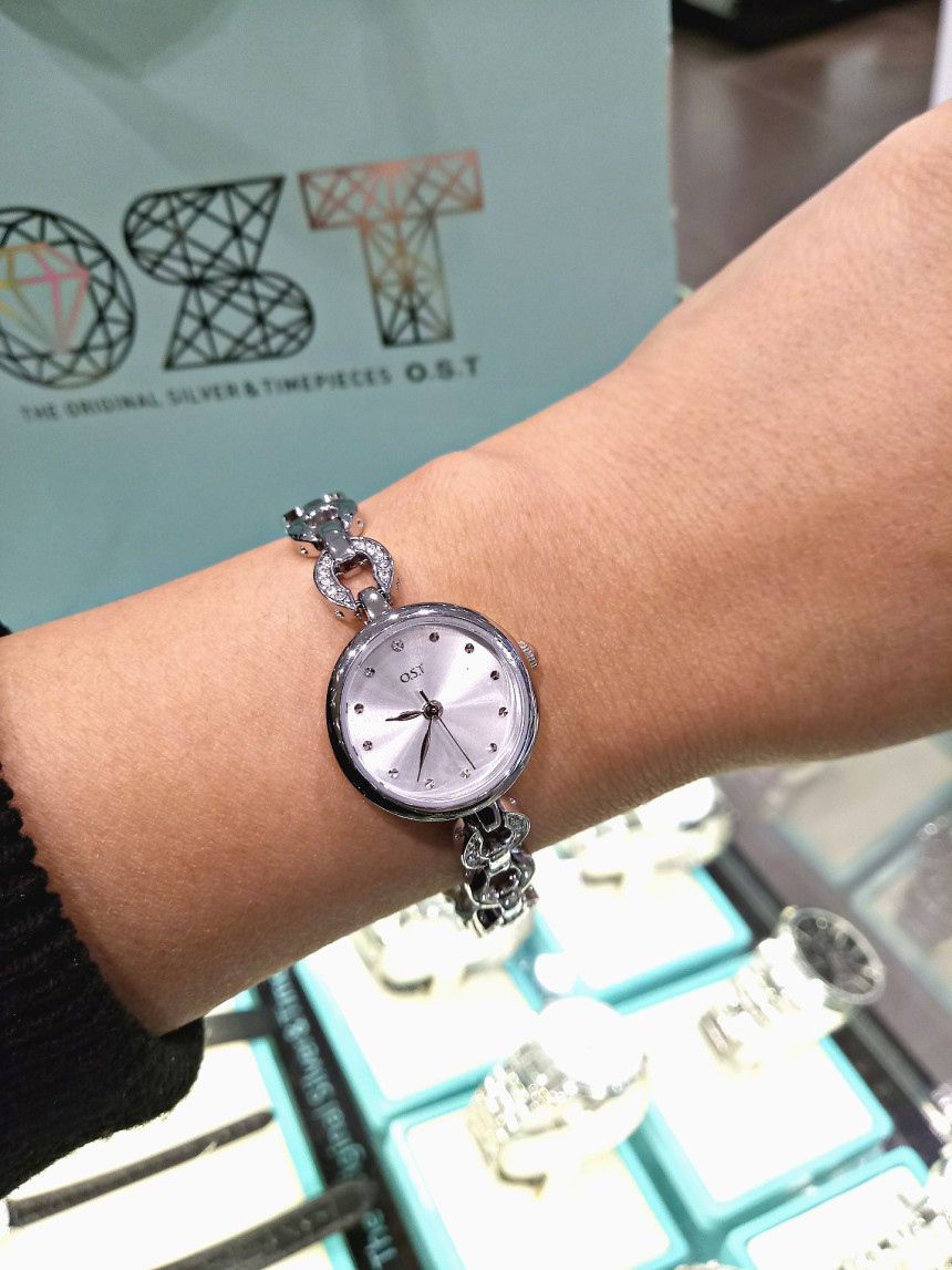 <b><p>OST Bracelet Mal Band Watch OTW118311TPP</p></b><b><p>OST ブレスレットメタルバンドの腕時計OTW118311TPP 01 サンコム若々しく</p></b><br /><br /><p align='center'>