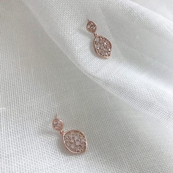 <b><p>Elegant earrings Drama Misty Kim N-ju fashion</p></b><b><p>エレガントなイヤリング ドラマミスティ キム・ナムジュ ファッション 高ヘラン 芸能人</p></b><br /><br /><p align='center'>
