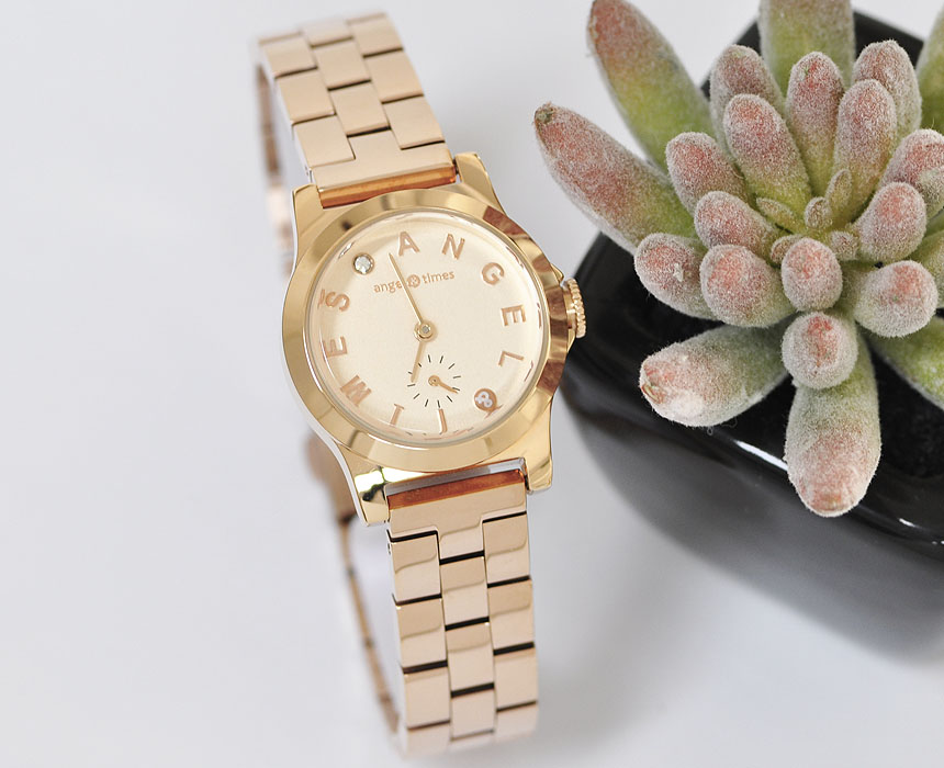 <b><p>Angel and Time Wom clock</p></b><b><p>エンジェルアンドタイム 女性 時計</p></b><br /><br /><p align='center'>